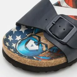 Friboo MARVEL CAPTAIN AMERICA STRAPPY SANDALS UNISEX - Riemensandalette - Dark Blue -Deutschland Friboo Verkaufs-Shop 55bcd8890f234005b2517a0323997d72