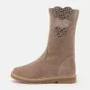 Friboo LEATHER - Stiefel - Taupe, Kinder 1 Friboo LEATHER - Stiefel - Taupe, Kinder -Deutschland Friboo Verkaufs-Shop ae37e2e74ad44405a66c0effdb8c1e92